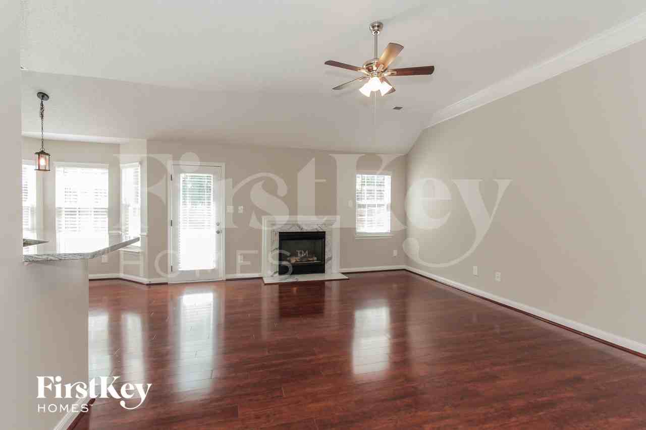 2816 Emerald Meadow Ln - Photo 3 of 15