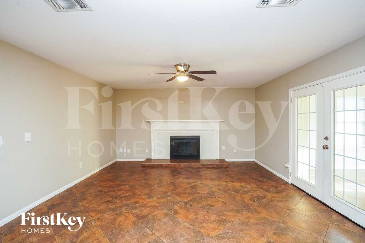 12523 Mill Ridge Dr - Photo 3 of 16
