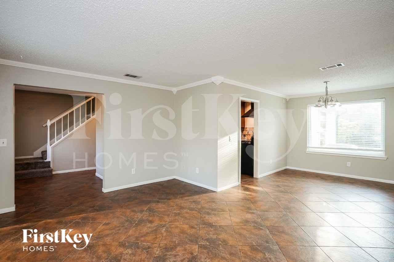 12523 Mill Ridge Dr - Photo 4 of 16