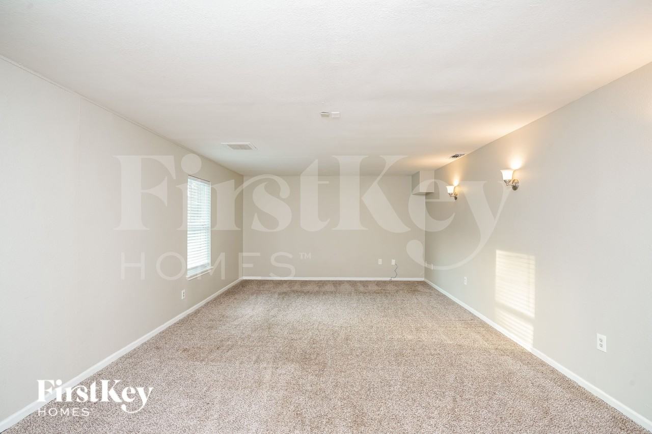 12523 Mill Ridge Dr - Photo 7 of 16