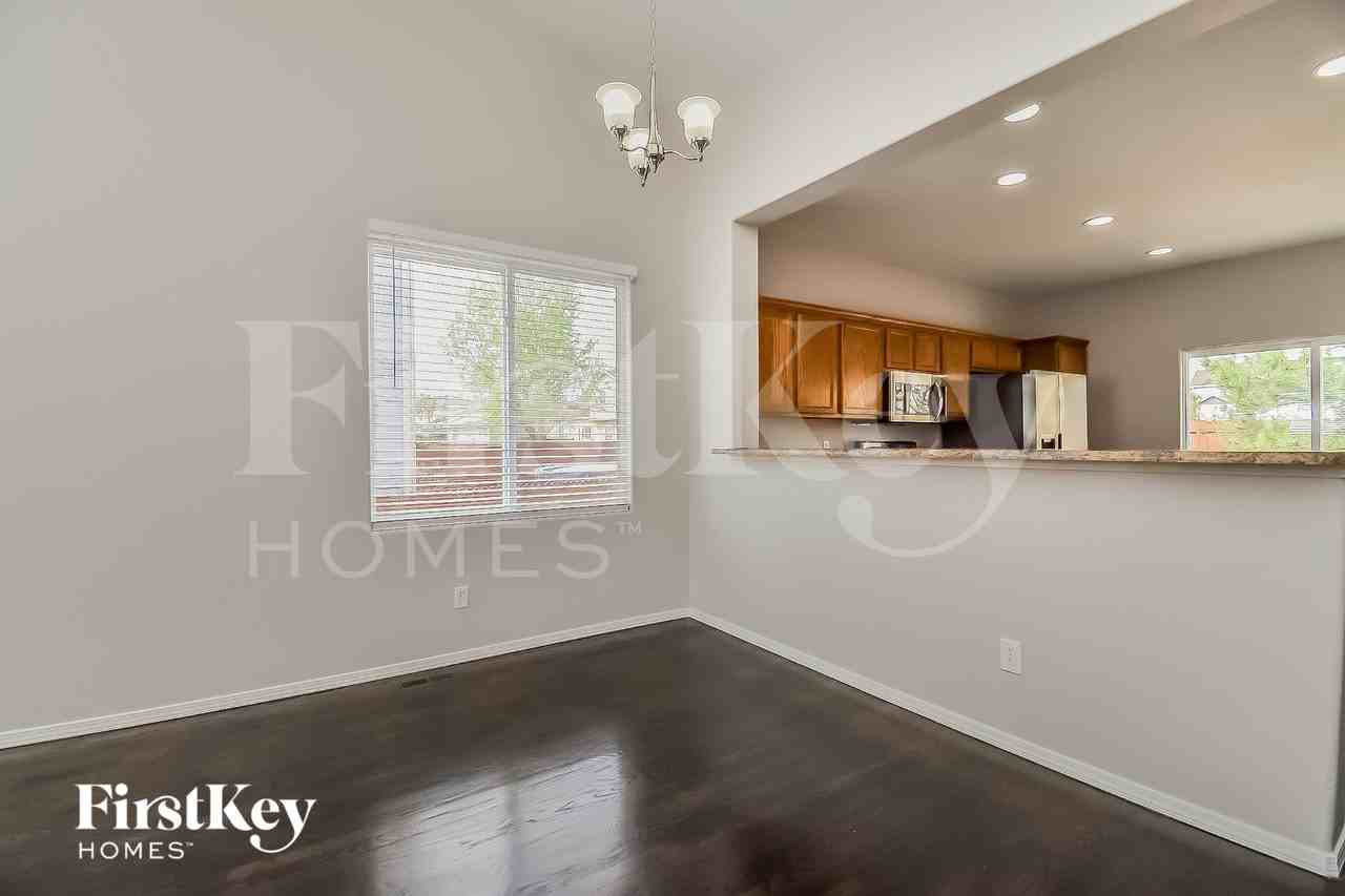10116 Kings Canyon Dr - Photo 4 of 15