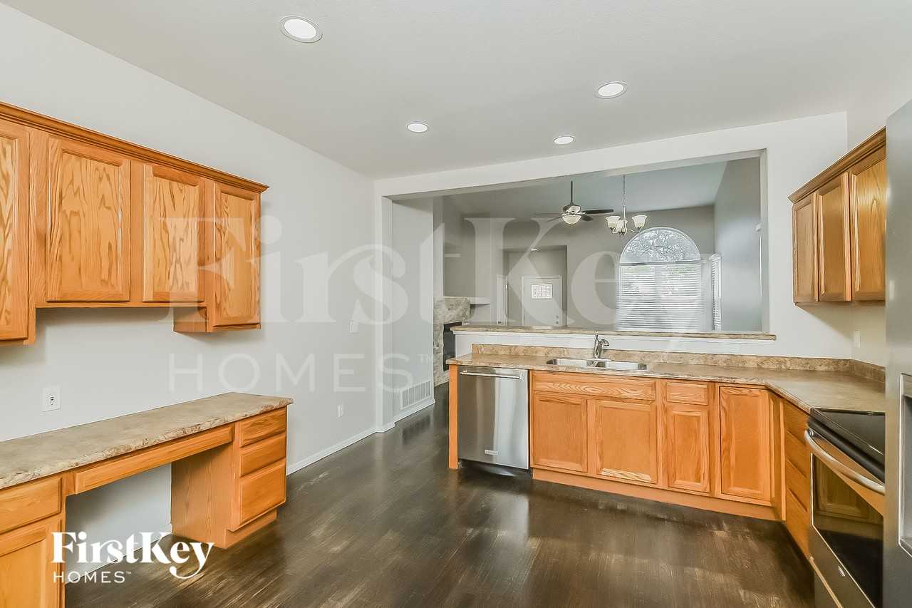 10116 Kings Canyon Dr - Photo 6 of 15