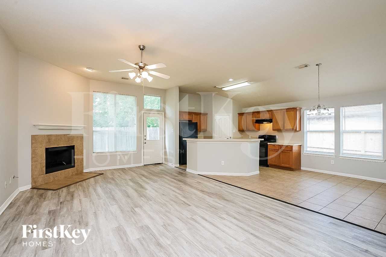 4531 Bridgevillage Dr - Photo 4 of 16