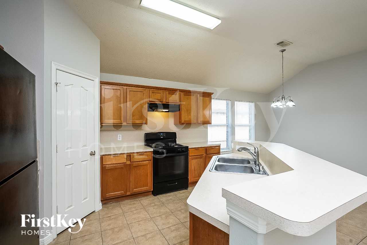 4531 Bridgevillage Dr - Photo 7 of 16