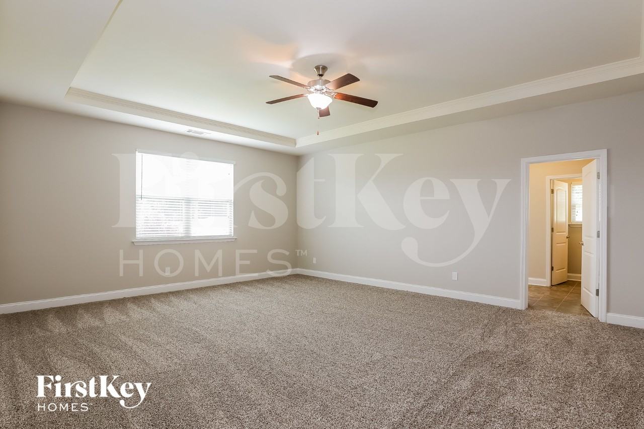 1022 Yorkshire Dr - Photo 7 of 15