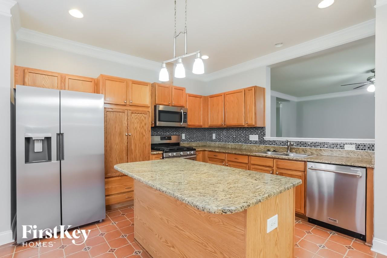 182 Norwich Dr - Photo 6 of 14