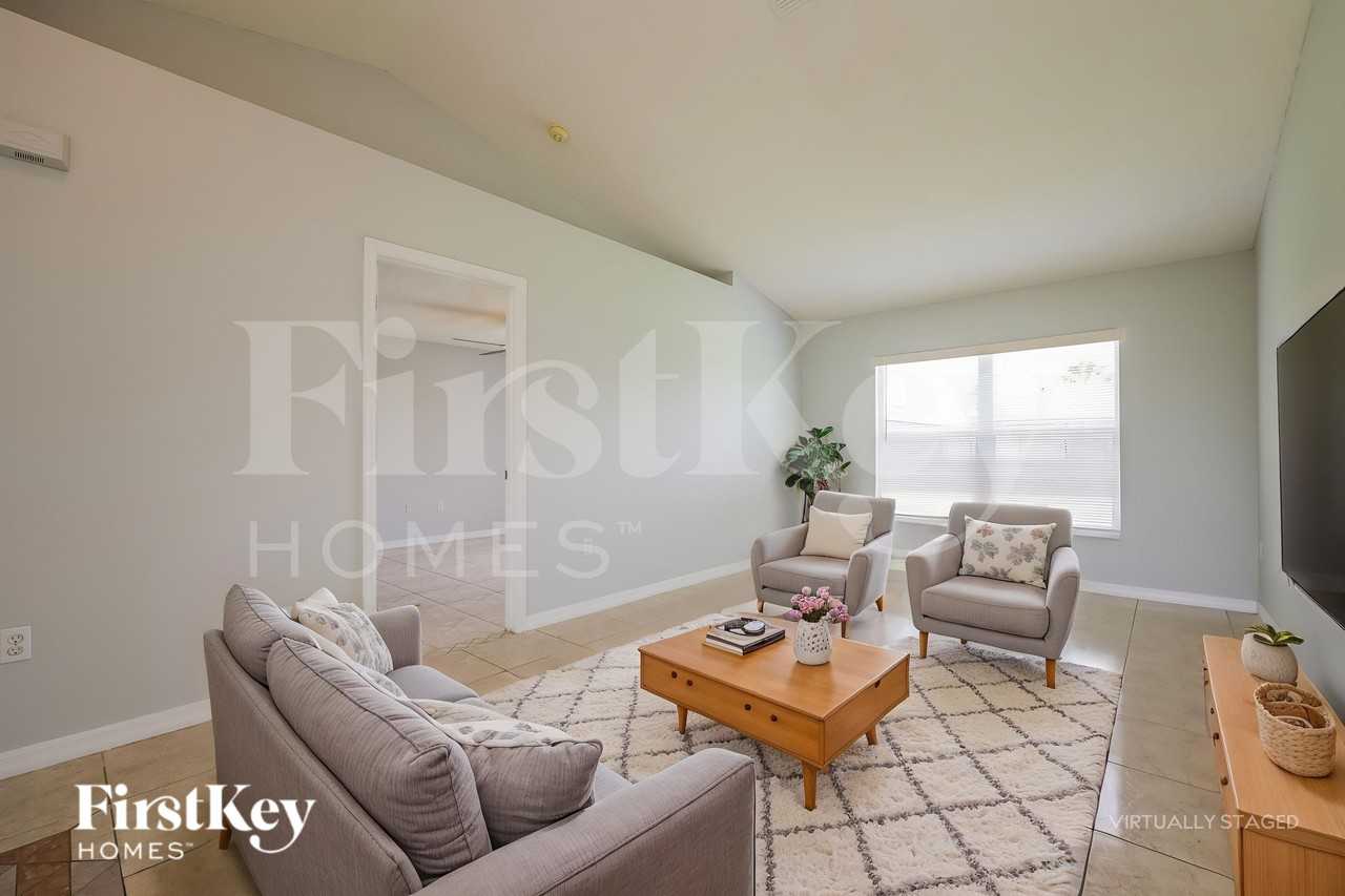 827 Massy Ct - Photo 4 of 19
