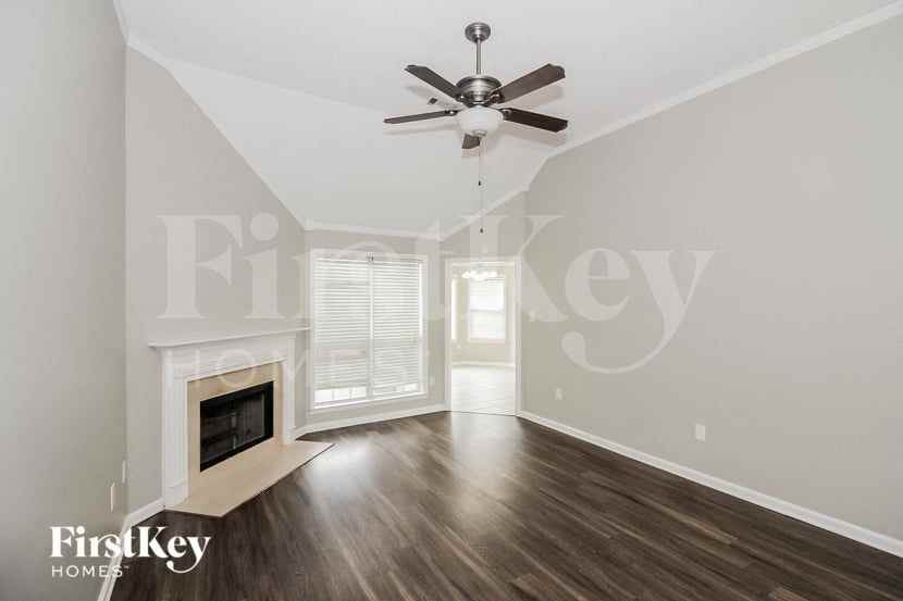 8788 Overcup Oaks Dr - Photo 2 of 15