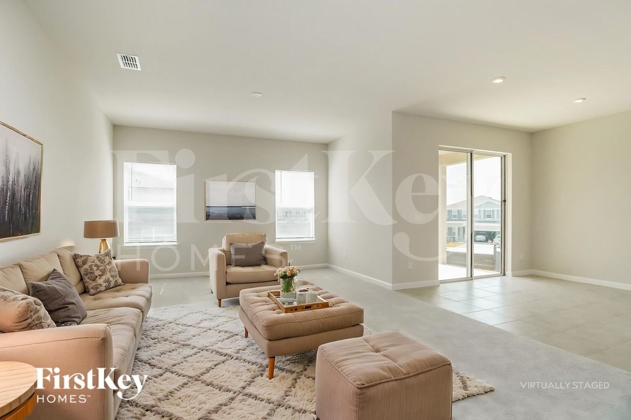 3058 Hill Point St - Photo 6 of 19