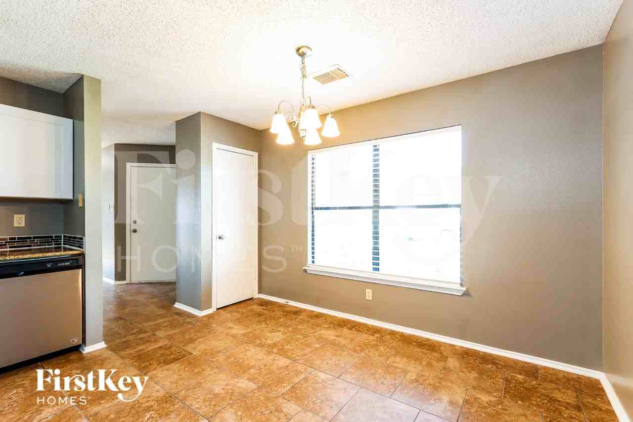 6907 Saharastone Dr - Photo 5 of 15
