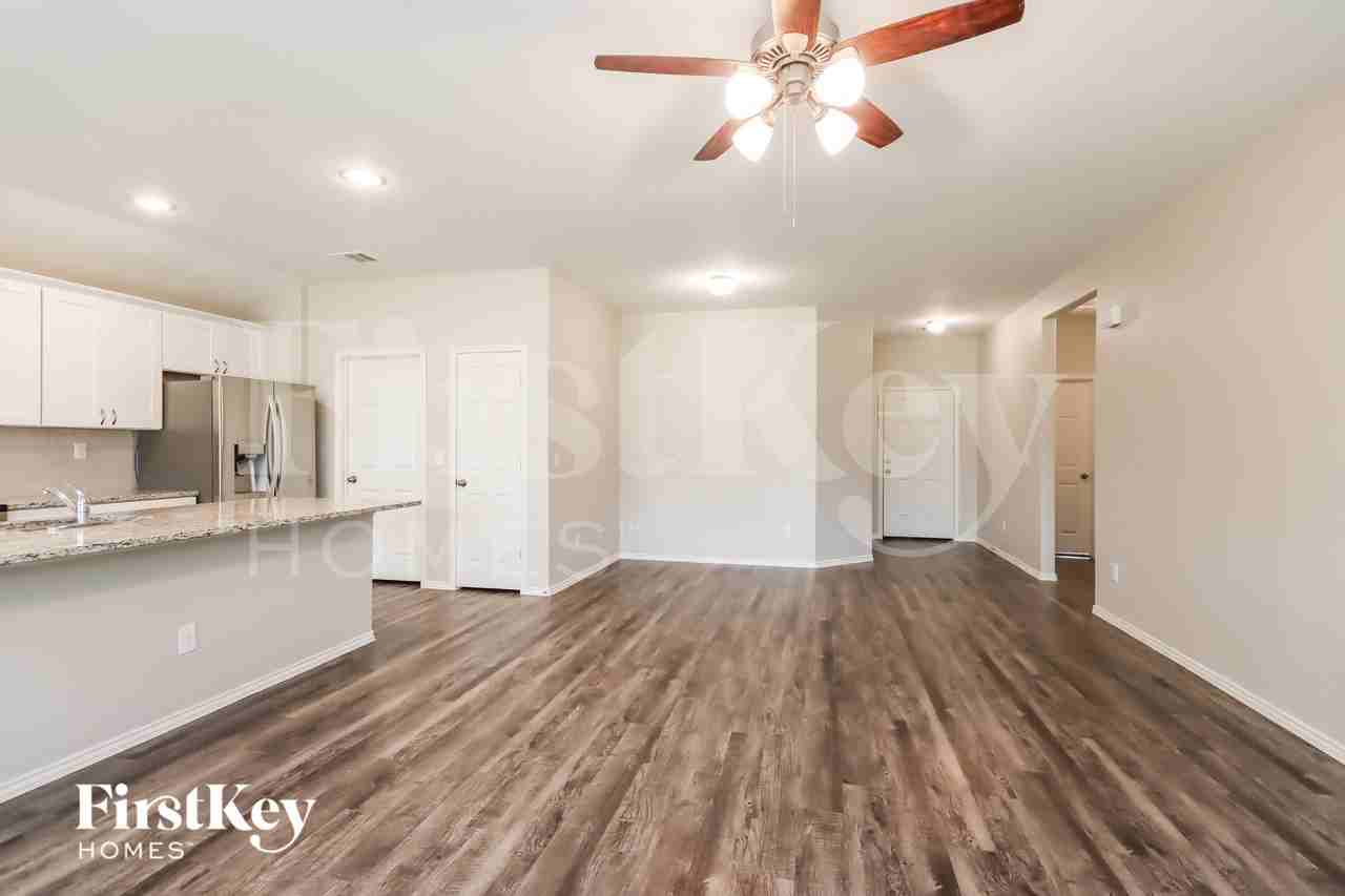 139 Valiant Ridge Trl - Photo 4 of 15