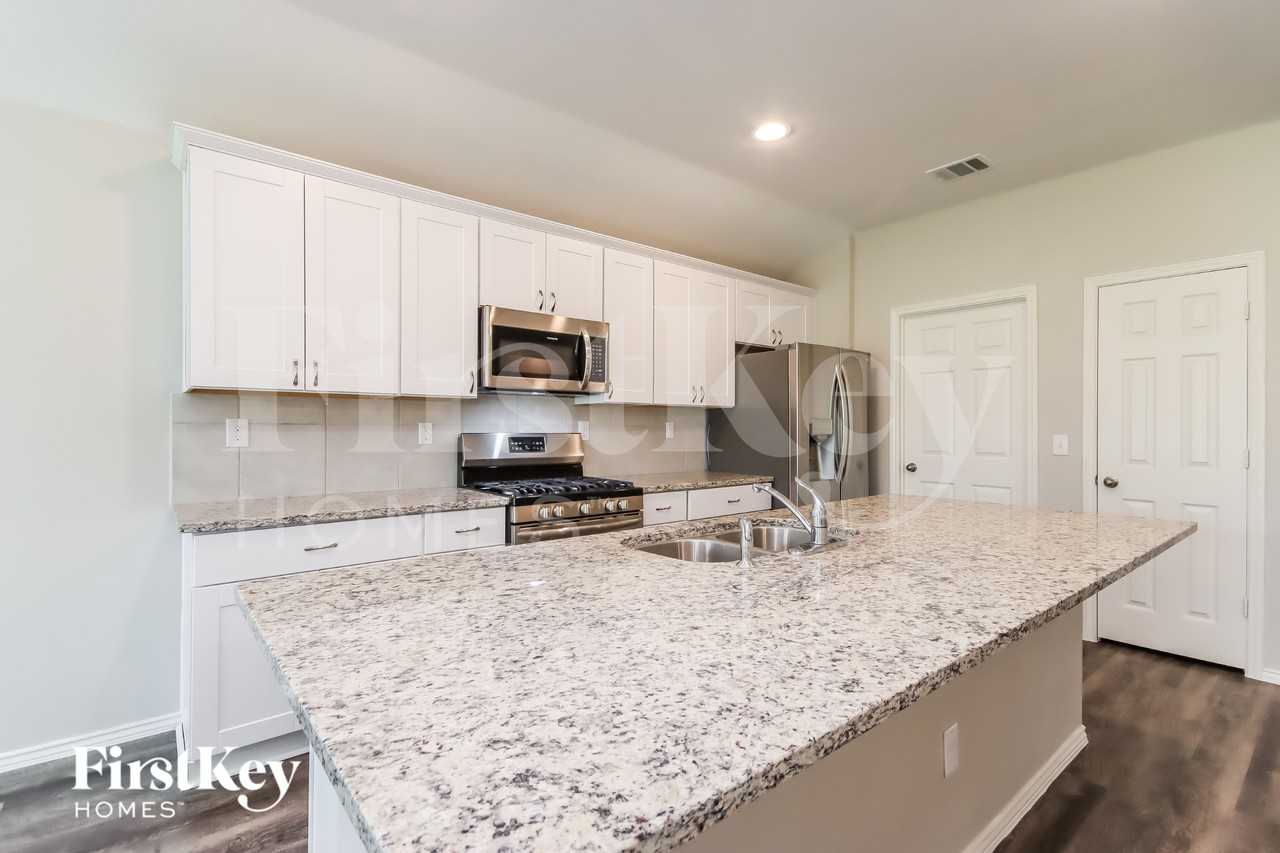 139 Valiant Ridge Trl - Photo 5 of 15