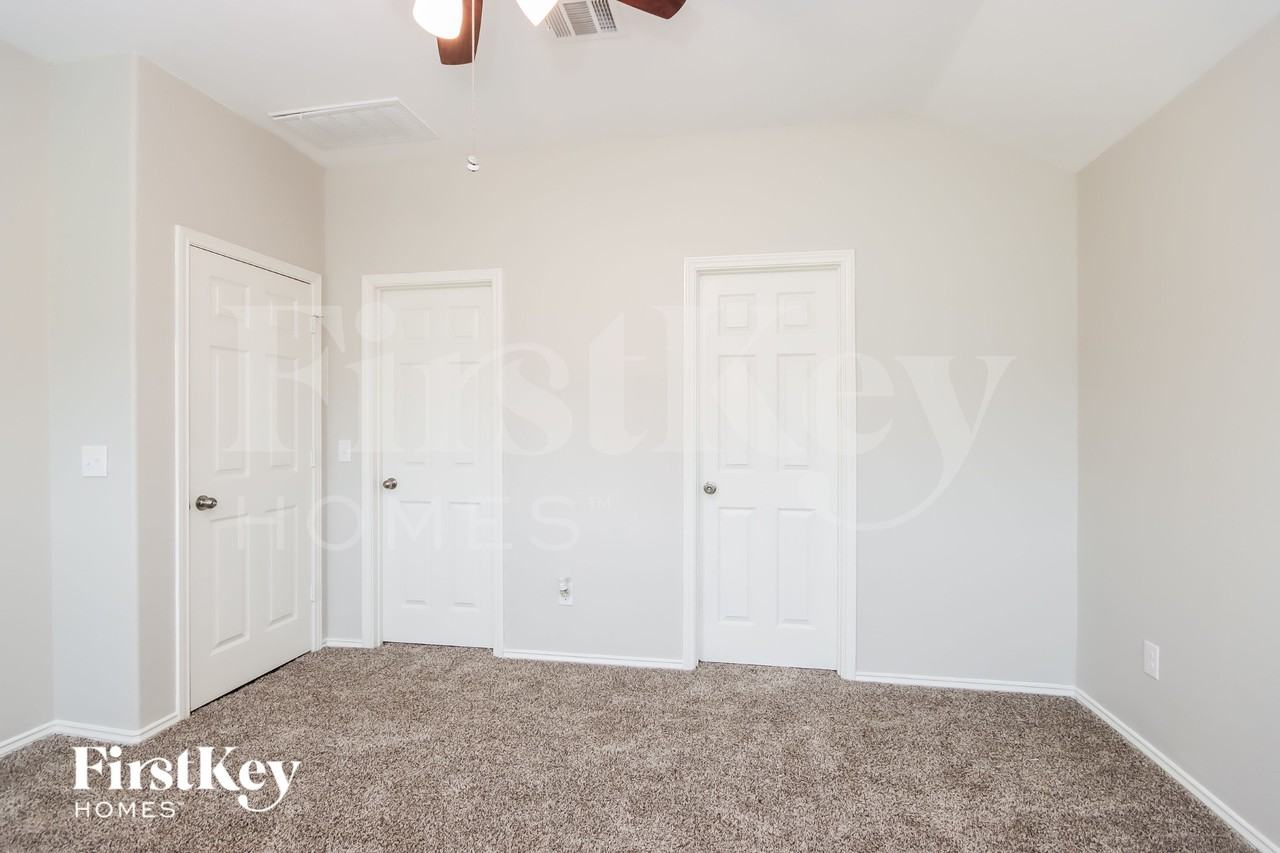139 Valiant Ridge Trl - Photo 7 of 15