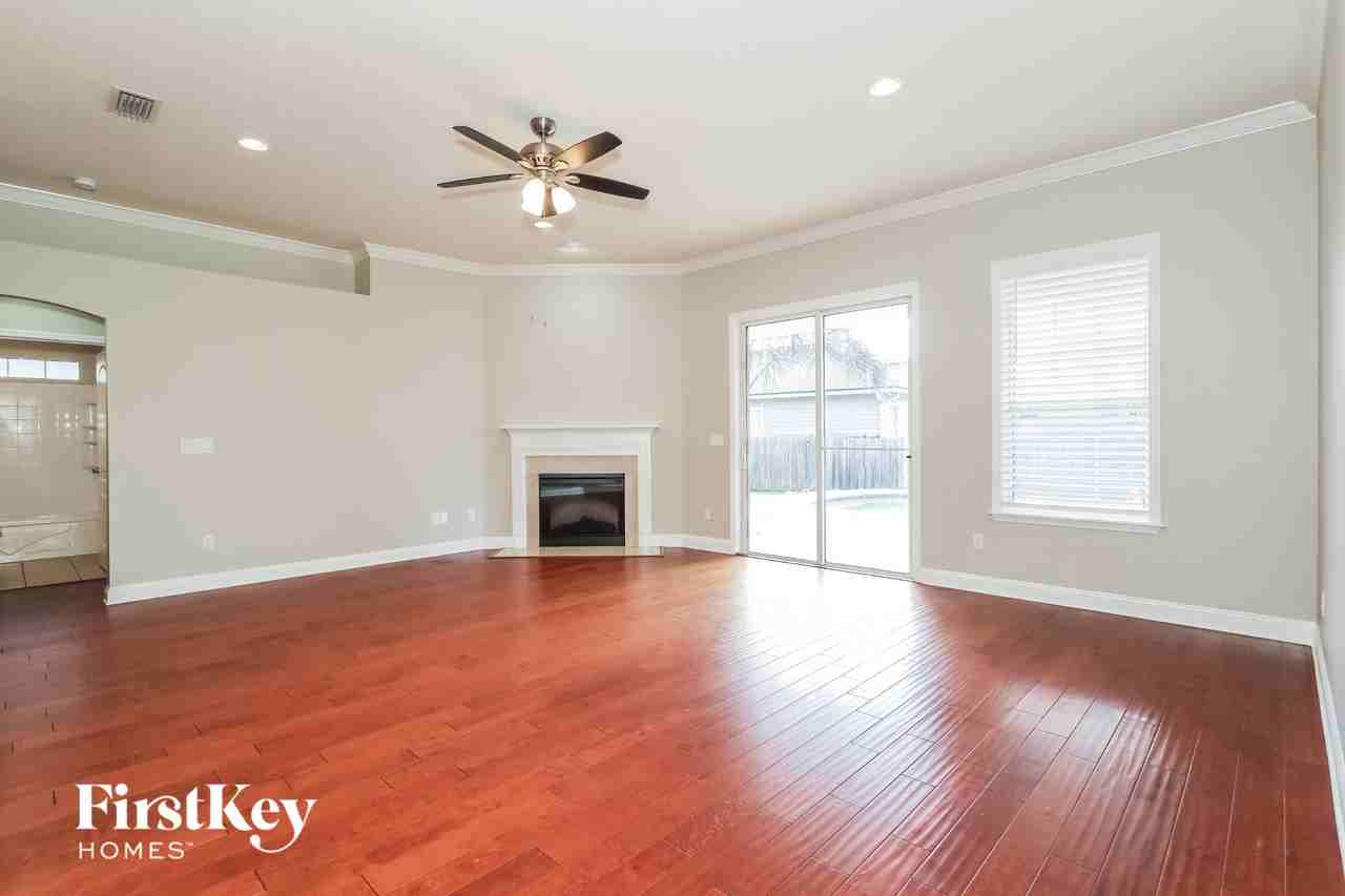 4873 Monroe Forest Dr - Photo 4 of 15