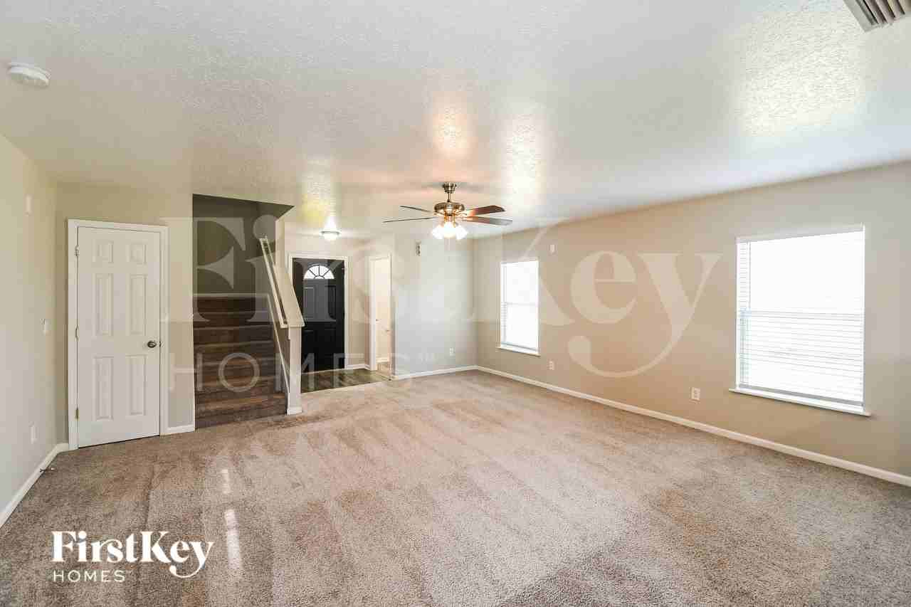 2163 Fresco Dr - Photo 2 of 17