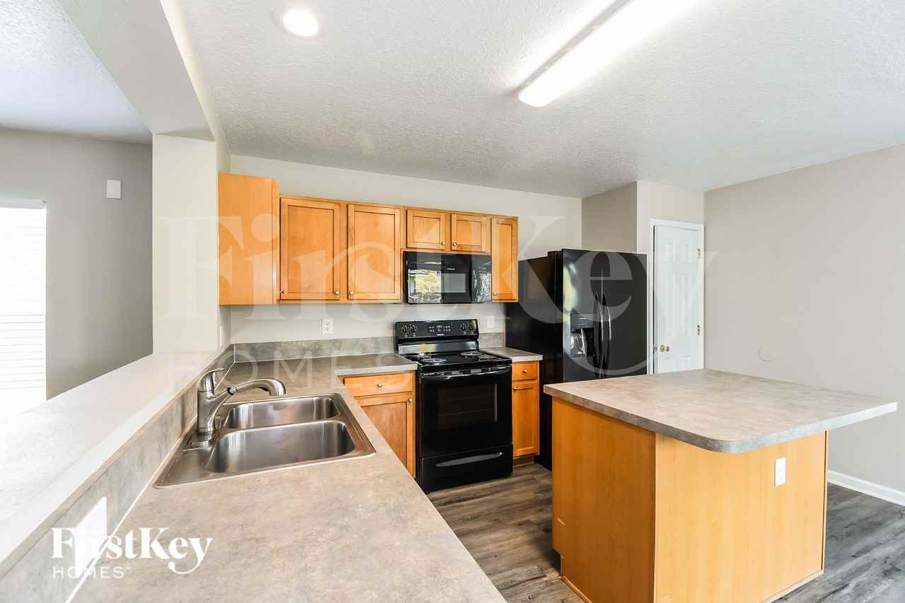 2163 Fresco Dr - Photo 5 of 17