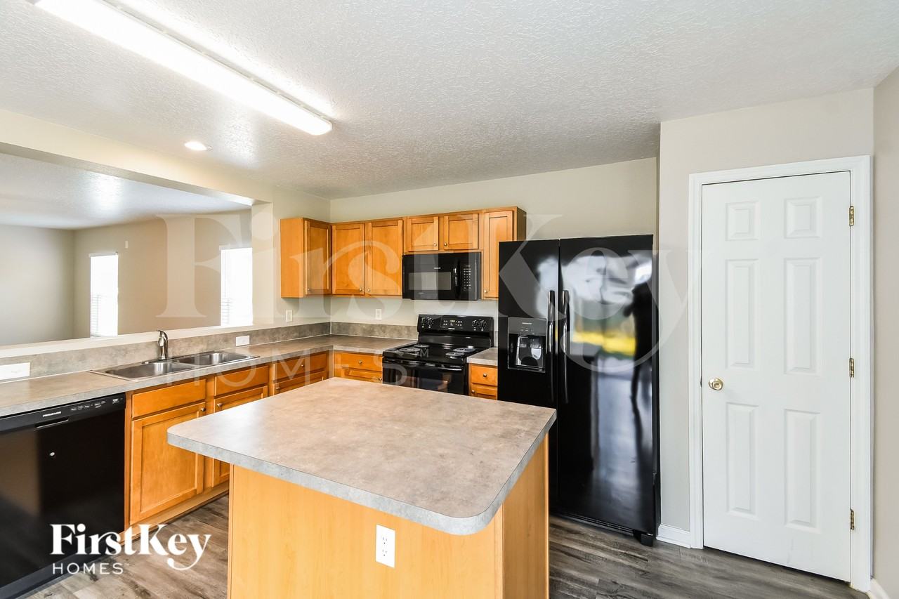 2163 Fresco Dr - Photo 6 of 17