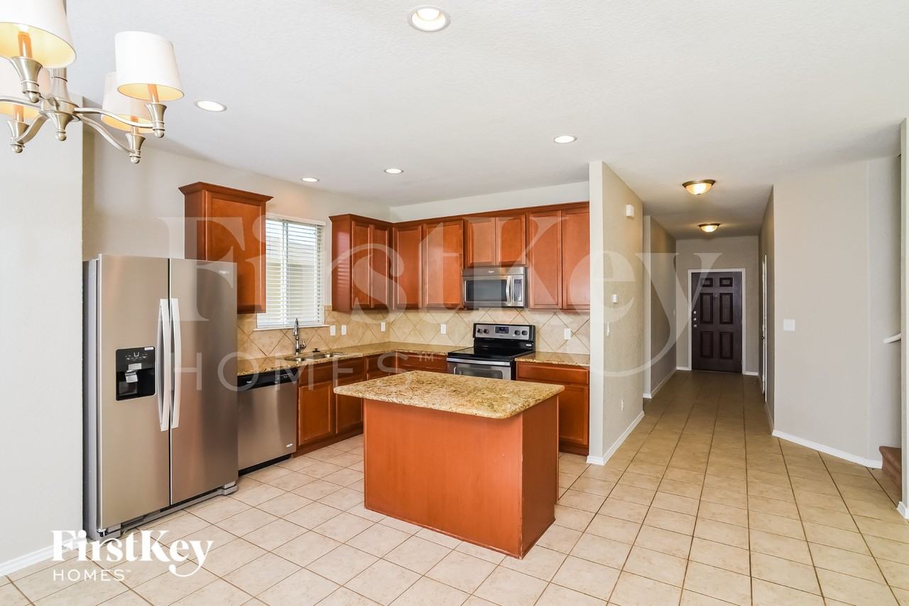 8902 Preserve Trl - Photo 5 of 18