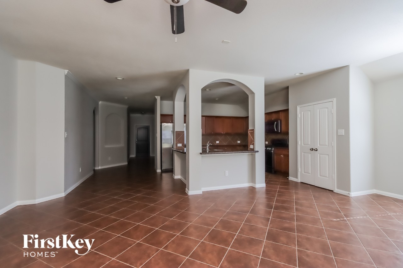 240 Country Crossing Cir - Photo 4 of 15