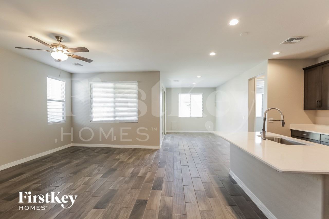 44169 W Palo Aliso Way - Photo 3 of 15