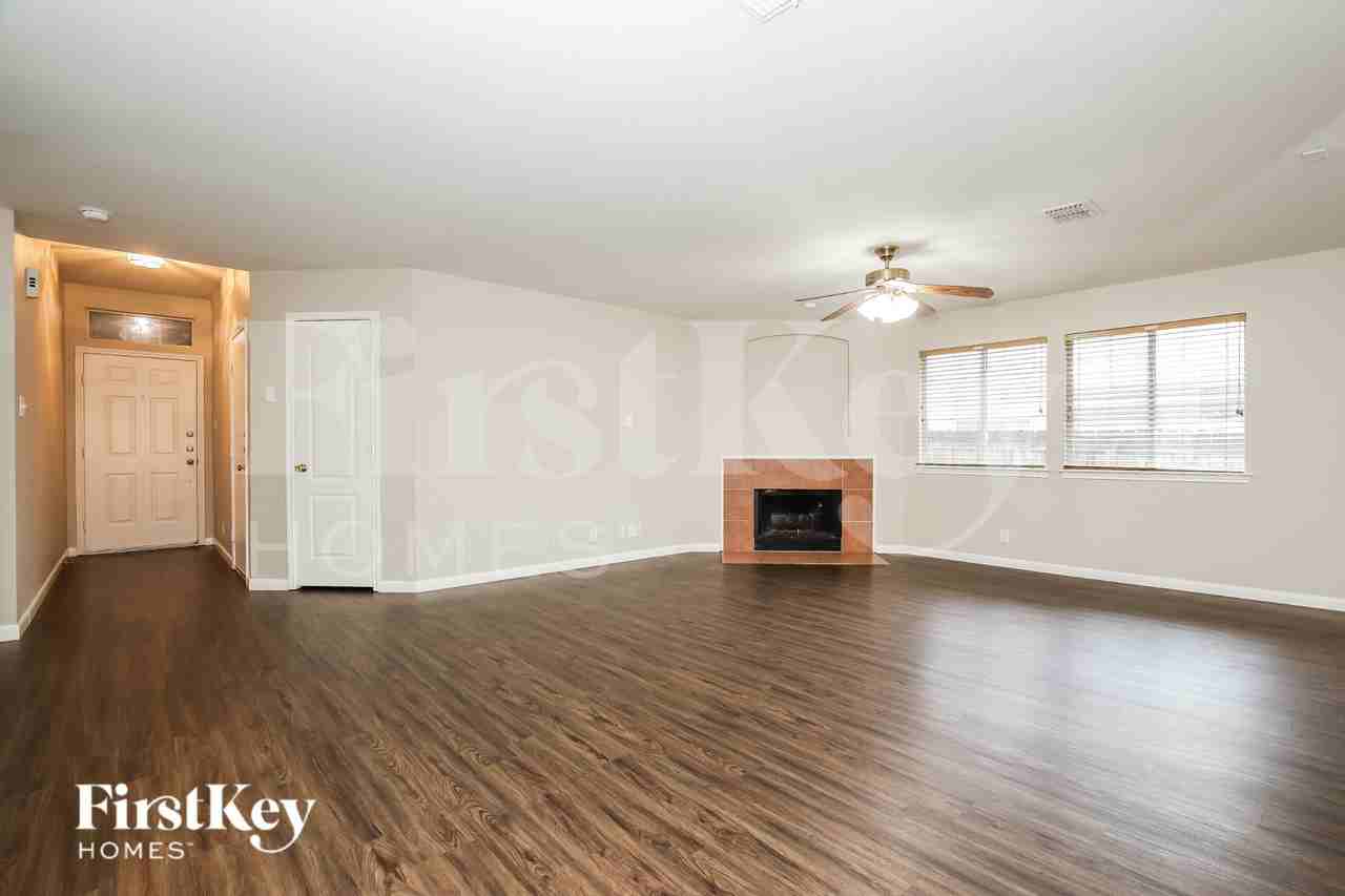 237 Val Verde Dr - Photo 4 of 17