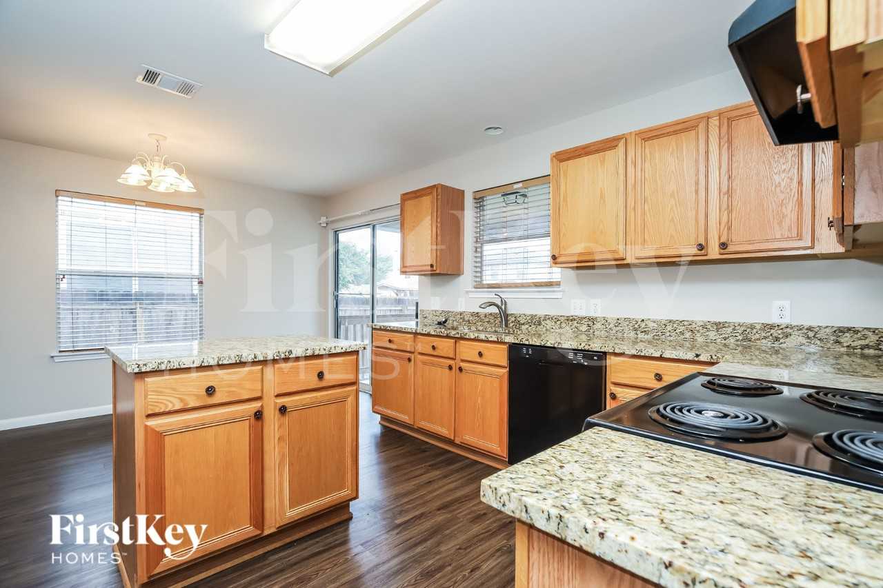 237 Val Verde Dr - Photo 6 of 17