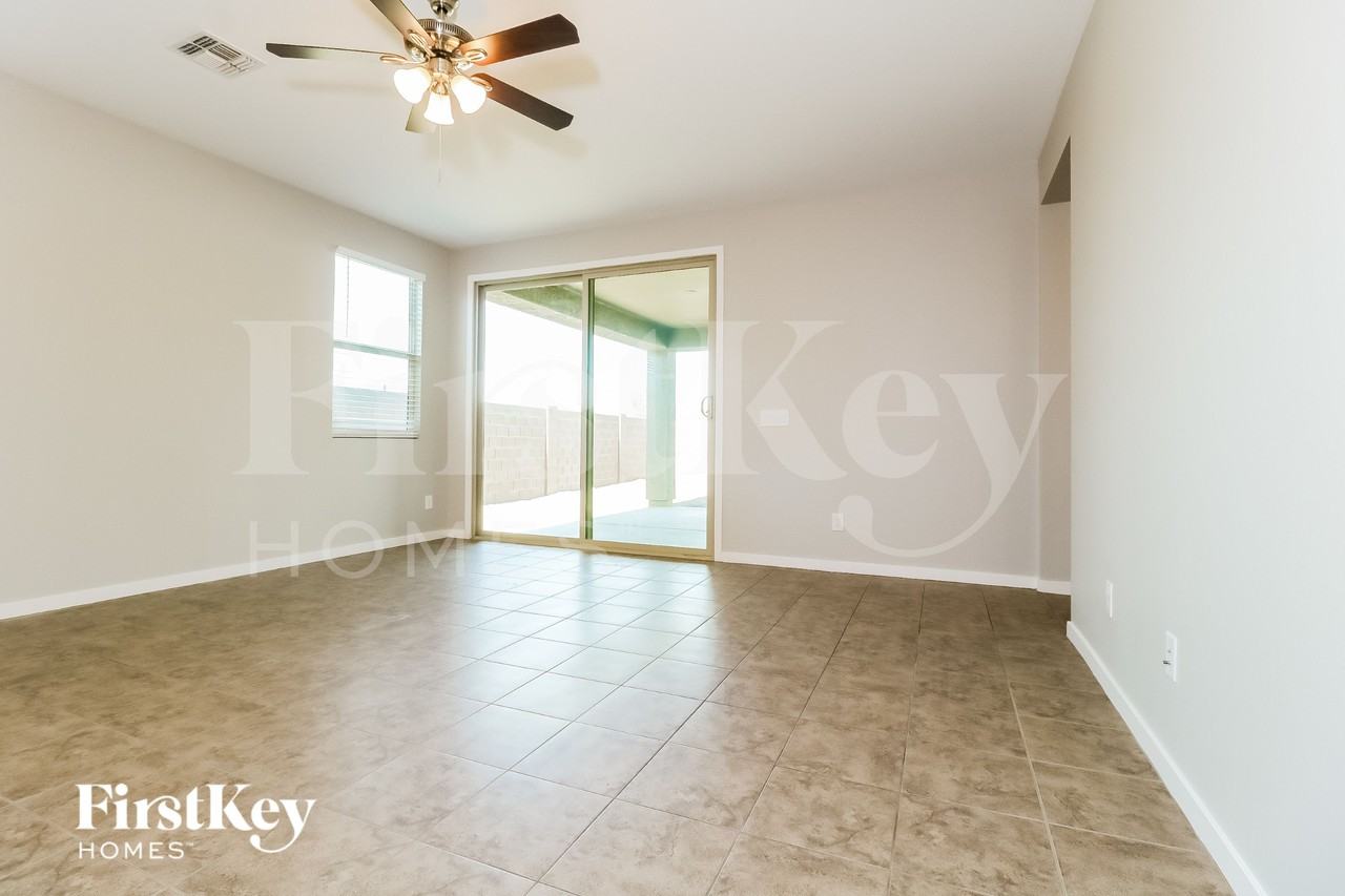 23654 W Whyman Ave - Photo 3 of 18