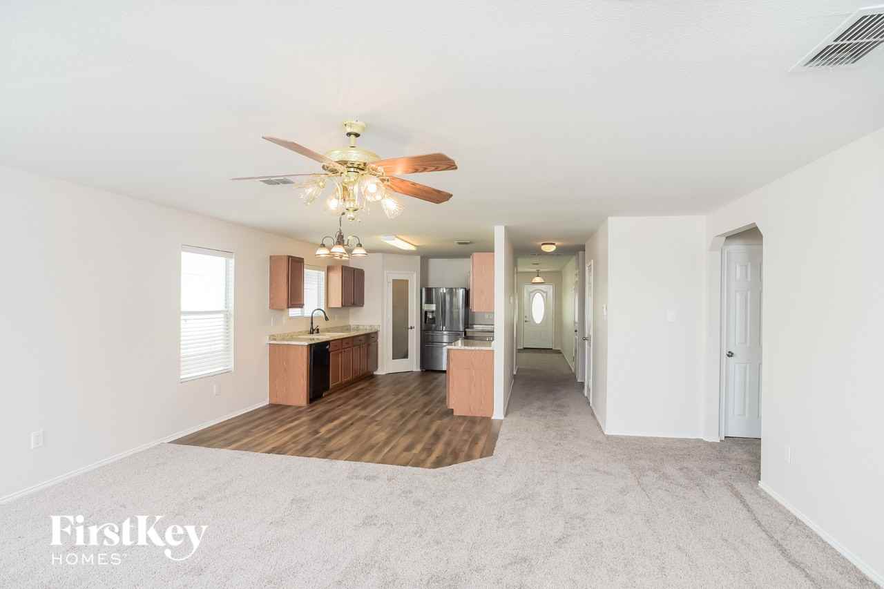 8503 Silver Willow - Photo 2 of 15