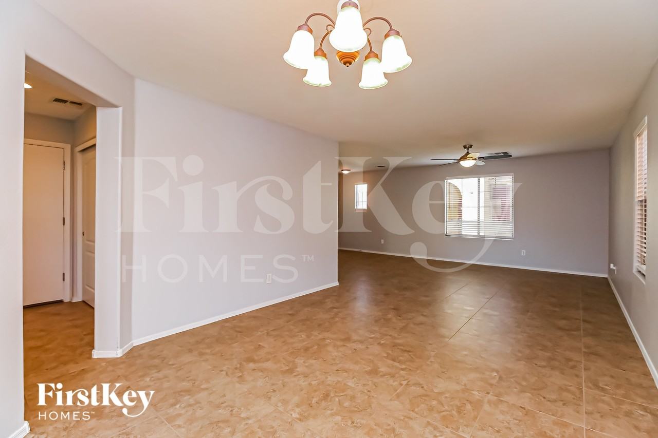 2764 E Megan St - Photo 4 of 15