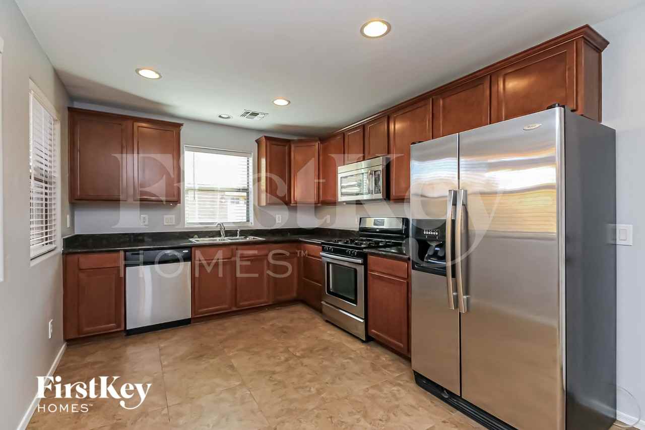 2764 E Megan St - Photo 5 of 15