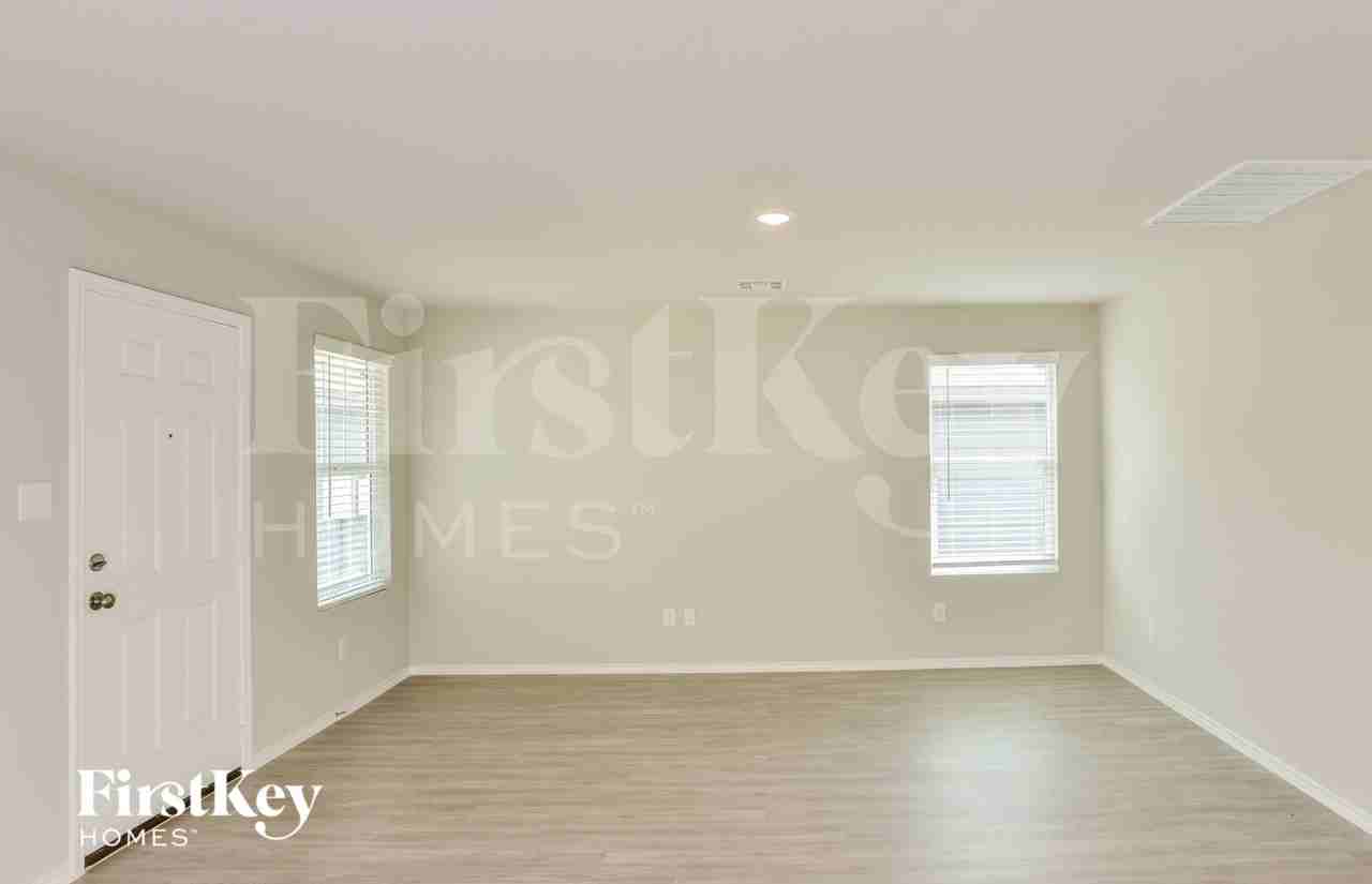 14942 Watson Ml - Photo 2 of 16