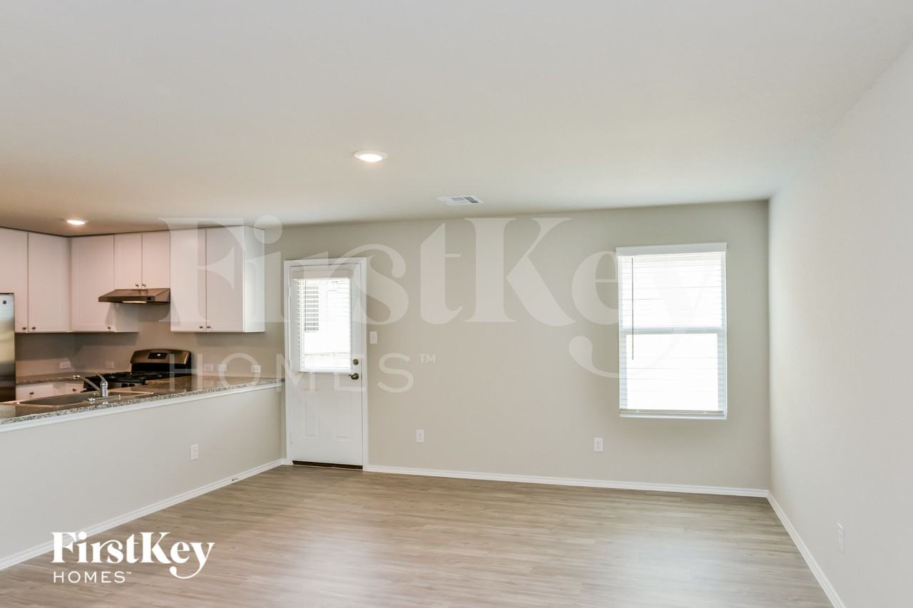 14942 Watson Ml - Photo 3 of 16