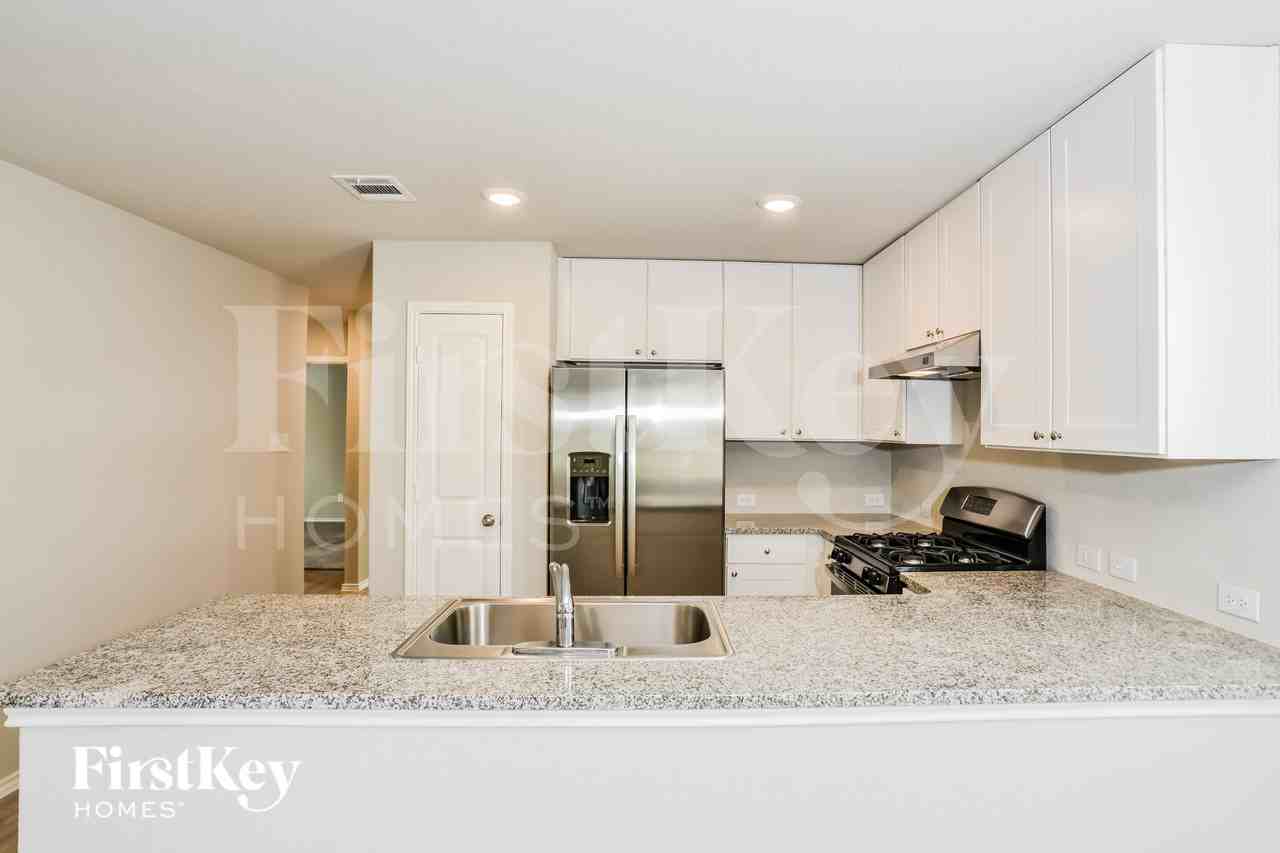 14942 Watson Ml - Photo 4 of 16