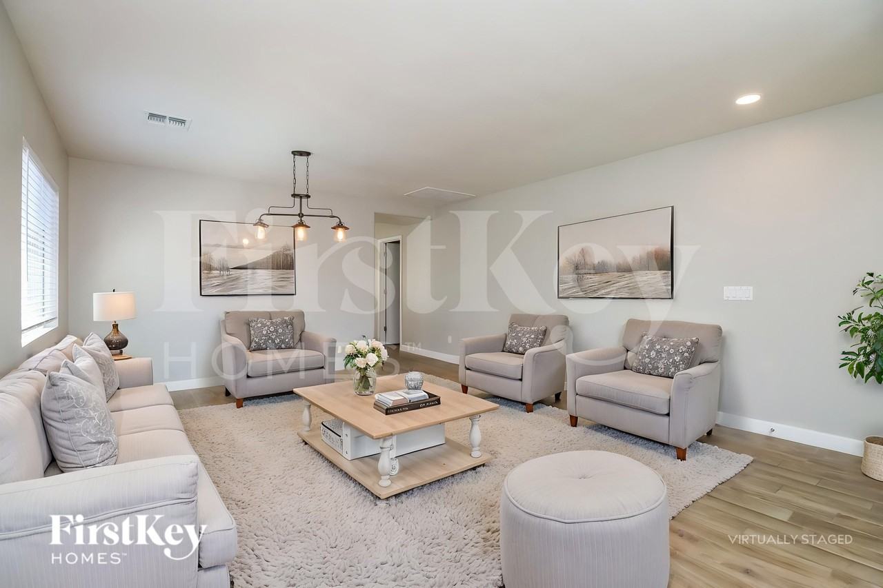 11623 W Fooks Dr - Photo 3 of 19