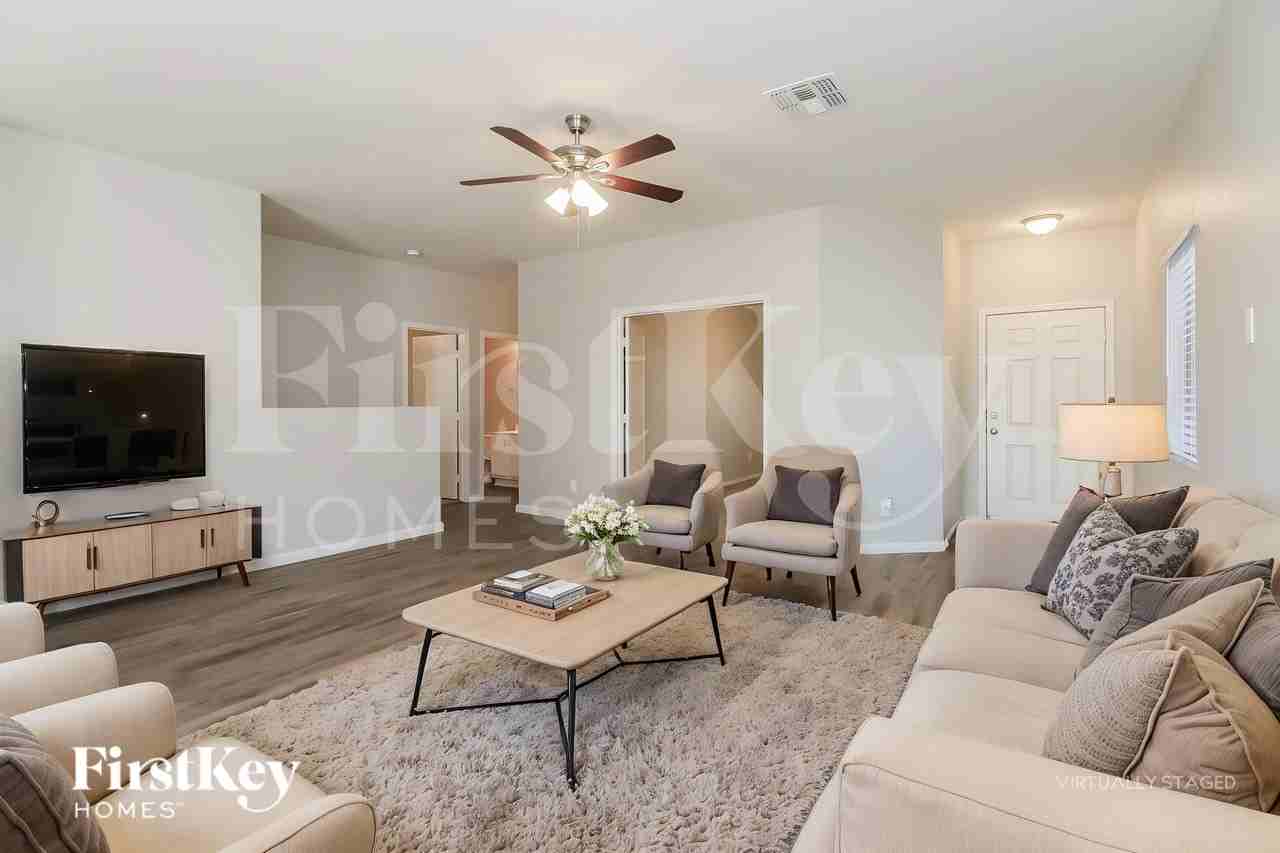 1232 E Omega Dr - Photo 3 of 18