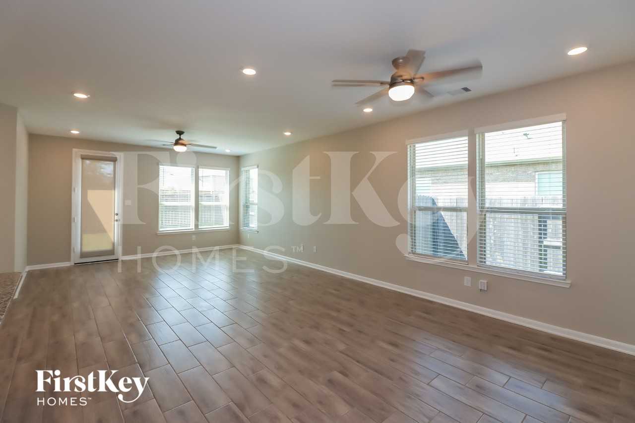 22235 Davenport Downs Ln - Photo 3 of 16