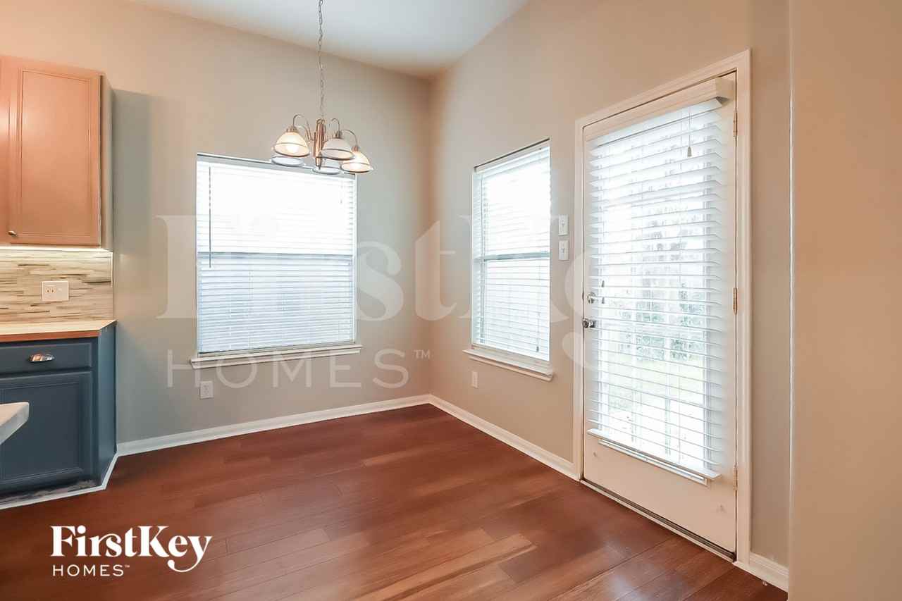 1118 Chase Park Dr - Photo 5 of 16