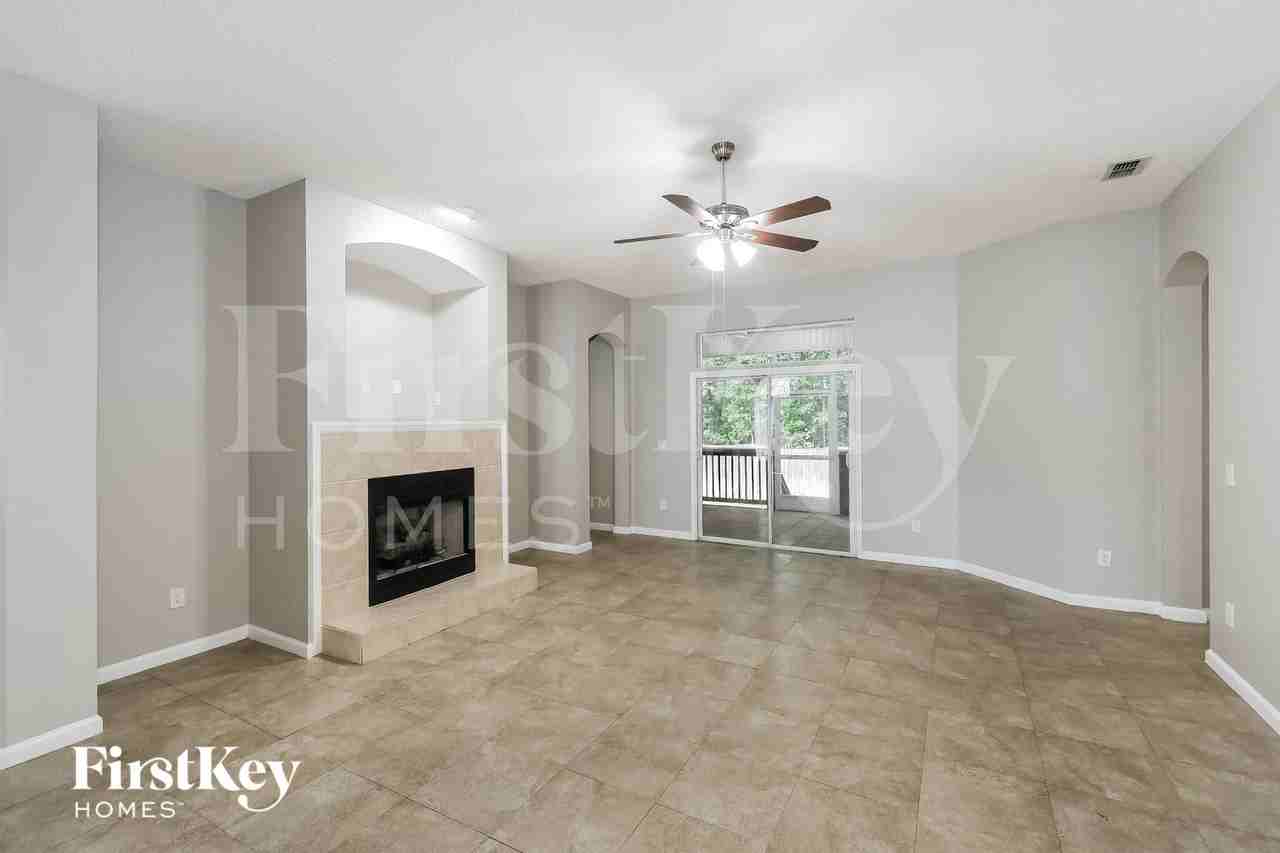 12105 Spindlewood Ct - Photo 4 of 15