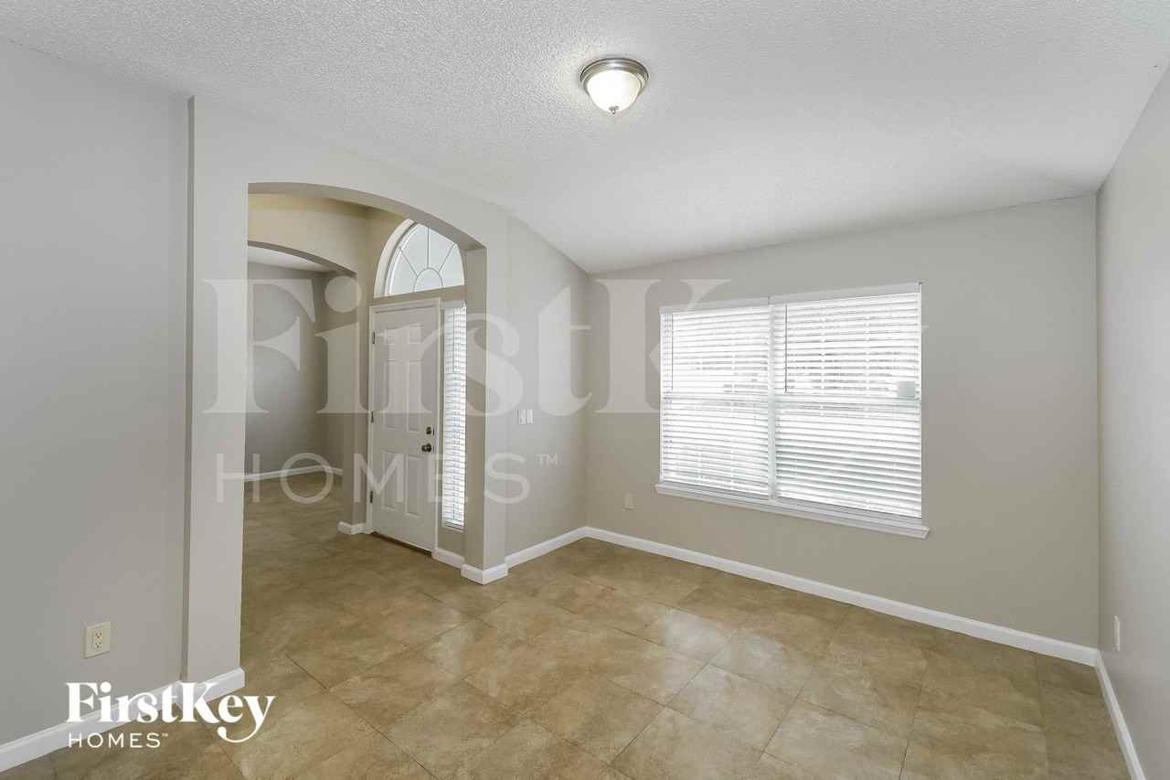 12105 Spindlewood Ct - Photo 5 of 15