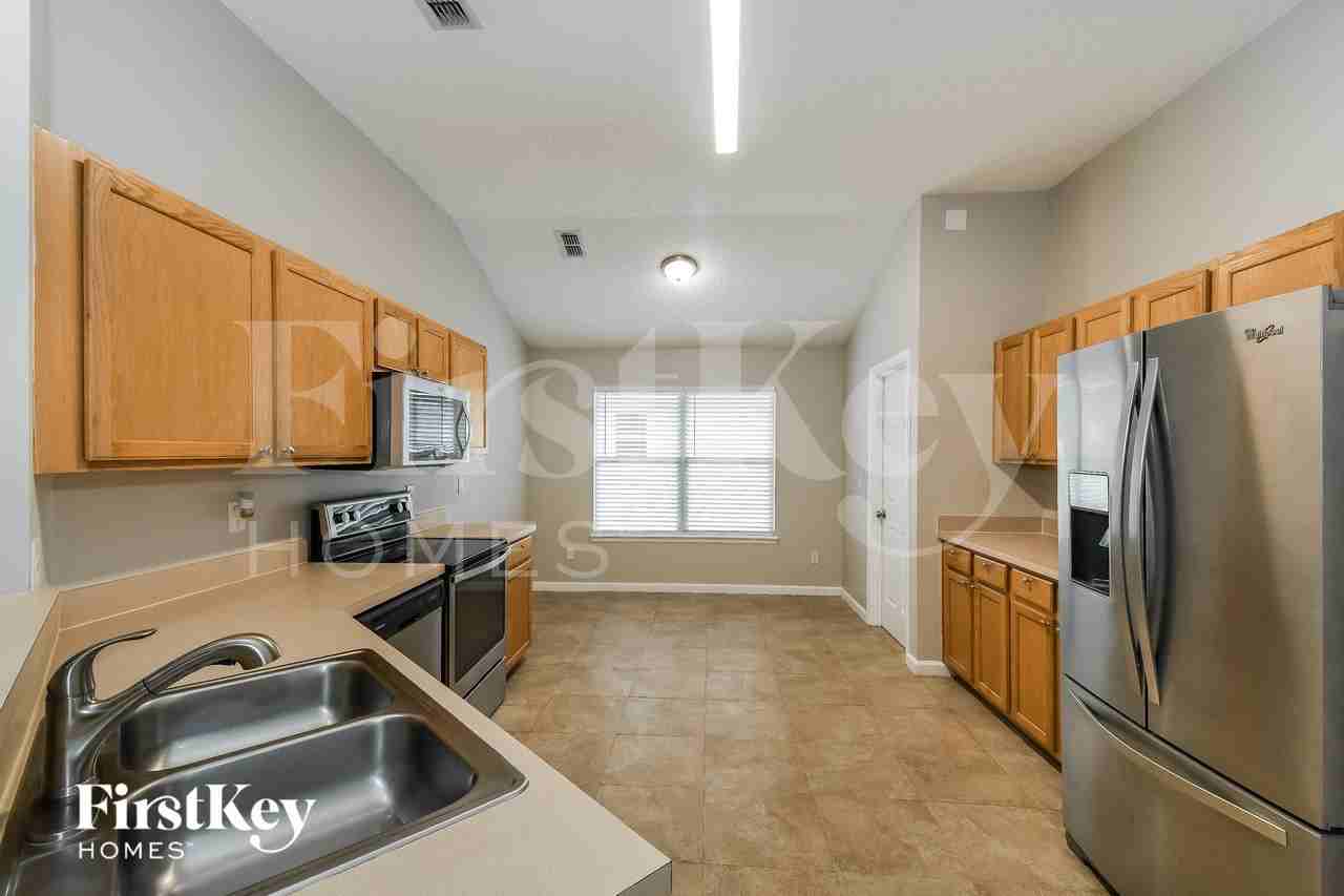 12105 Spindlewood Ct - Photo 6 of 15