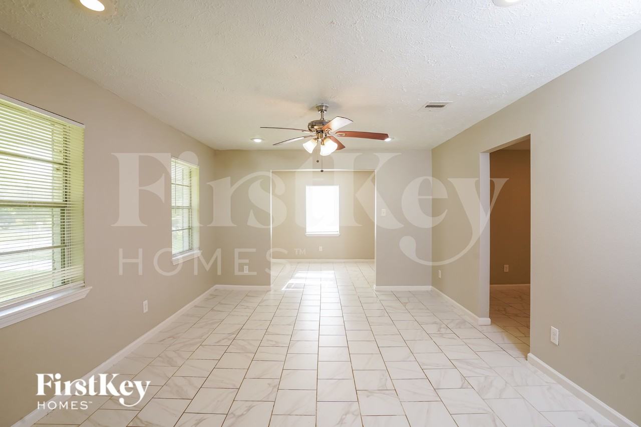 4909 Green Willow Ln - Photo 3 of 16