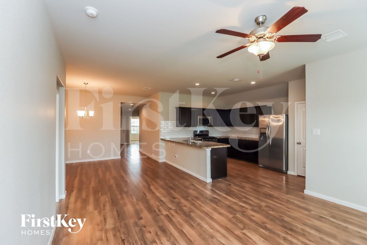 6010 Diantha St - Photo 3 of 16