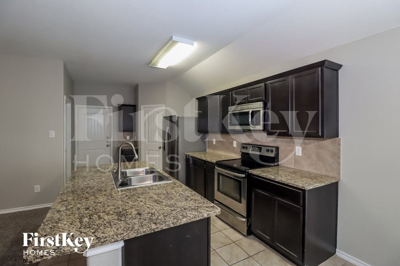 1620 Berckmans Rd - Photo 5 of 15