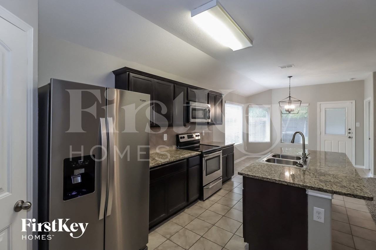 1620 Berckmans Rd - Photo 6 of 15
