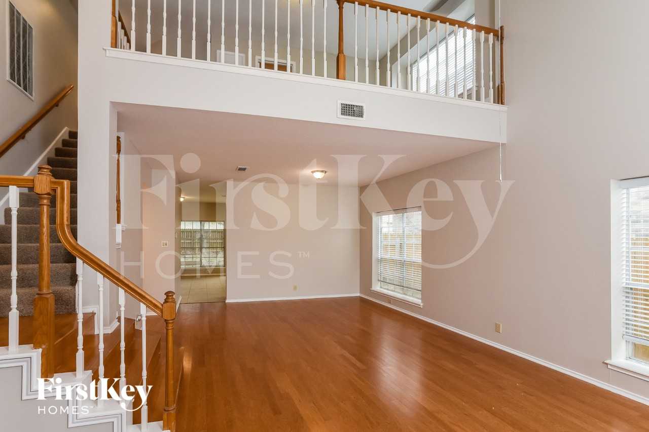 13710 Chittim Mdws - Photo 2 of 15