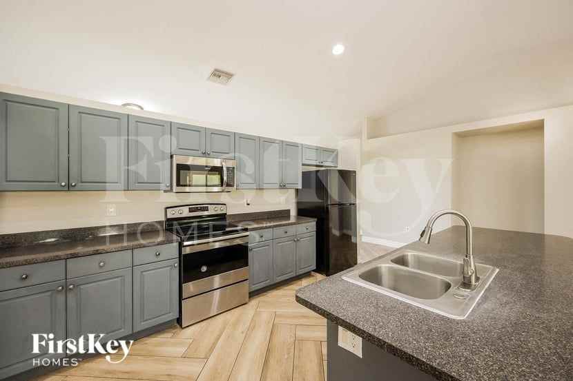 203 Roat St - Photo 7 of 16