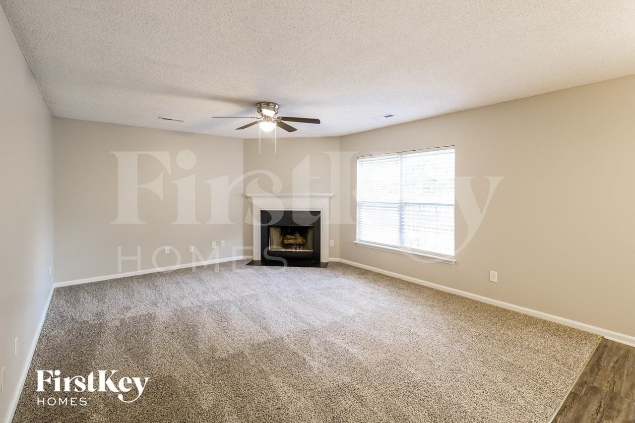 5102 Torrey Ln - Photo 3 of 15