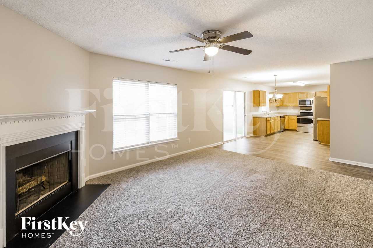 5102 Torrey Ln - Photo 4 of 15