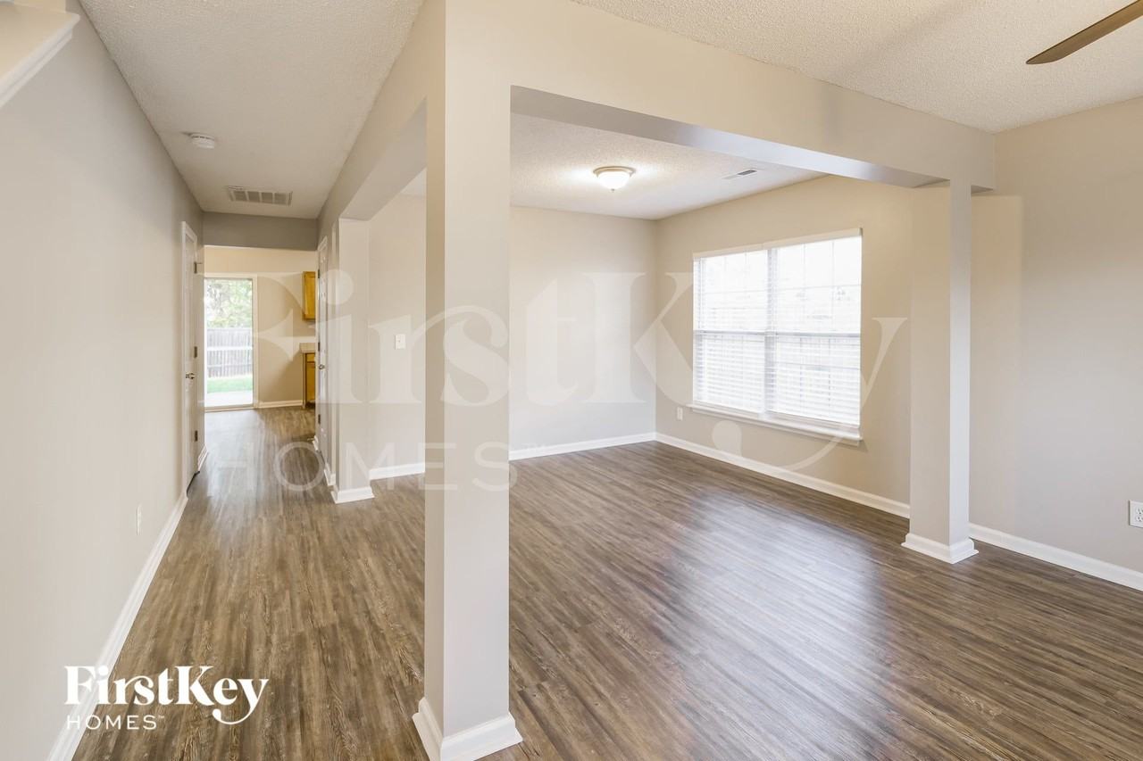 5102 Torrey Ln - Photo 5 of 15