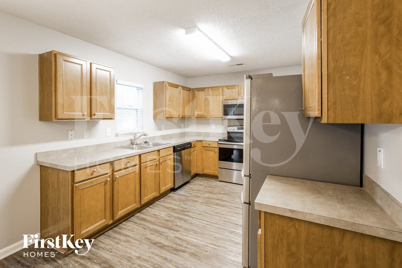 5102 Torrey Ln - Photo 6 of 15